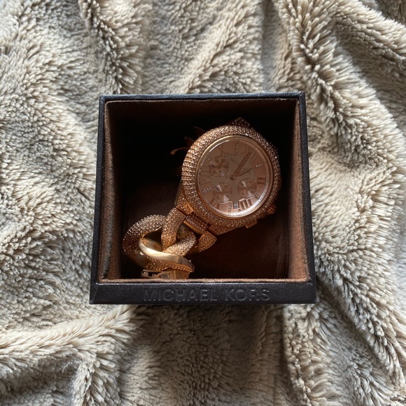 Michael Kors Rose Gold Diamond link Watch - Picture 3 of 4